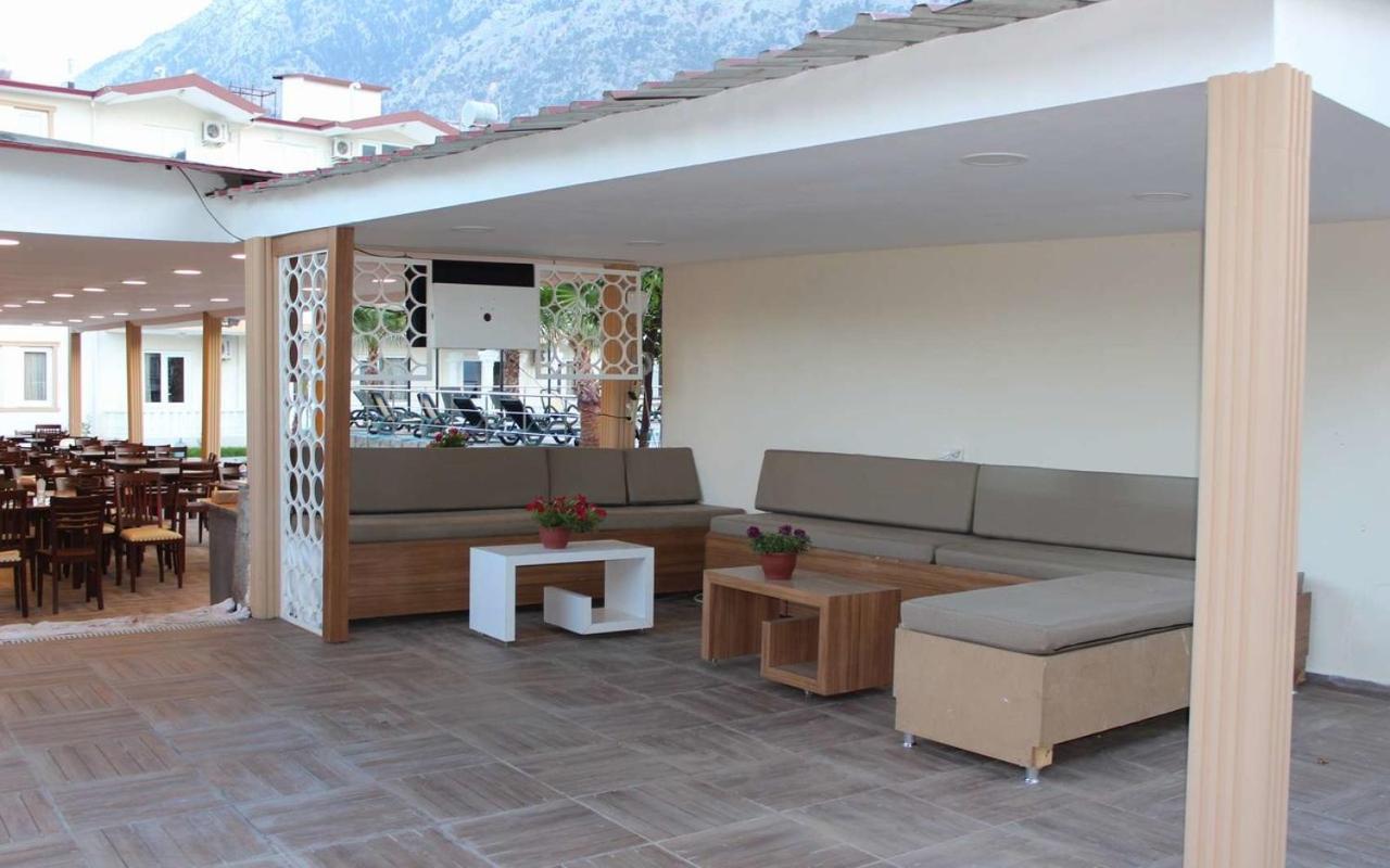 Castle Park Hotel بيلديبي المظهر الخارجي الصورة