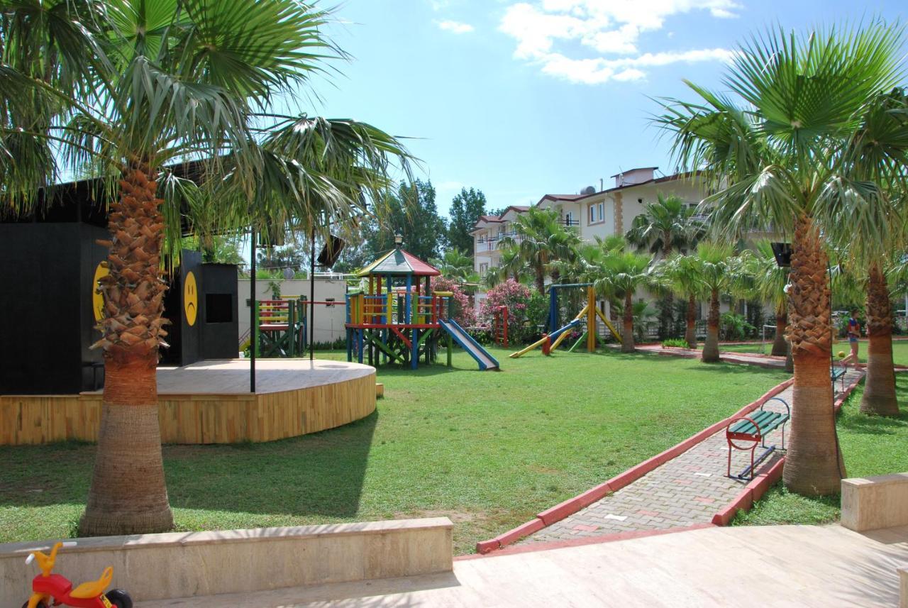 Castle Park Hotel بيلديبي المظهر الخارجي الصورة