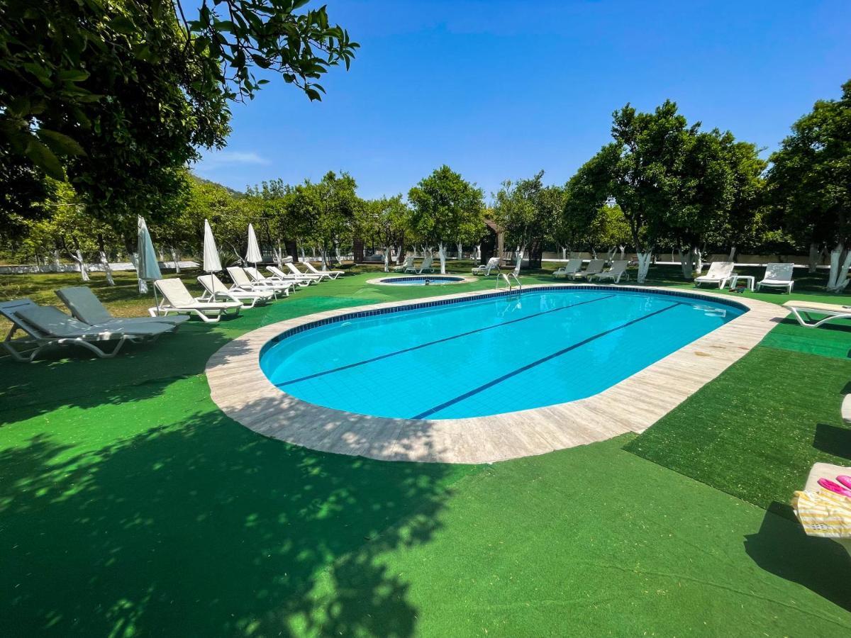 Castle Park Hotel بيلديبي المظهر الخارجي الصورة