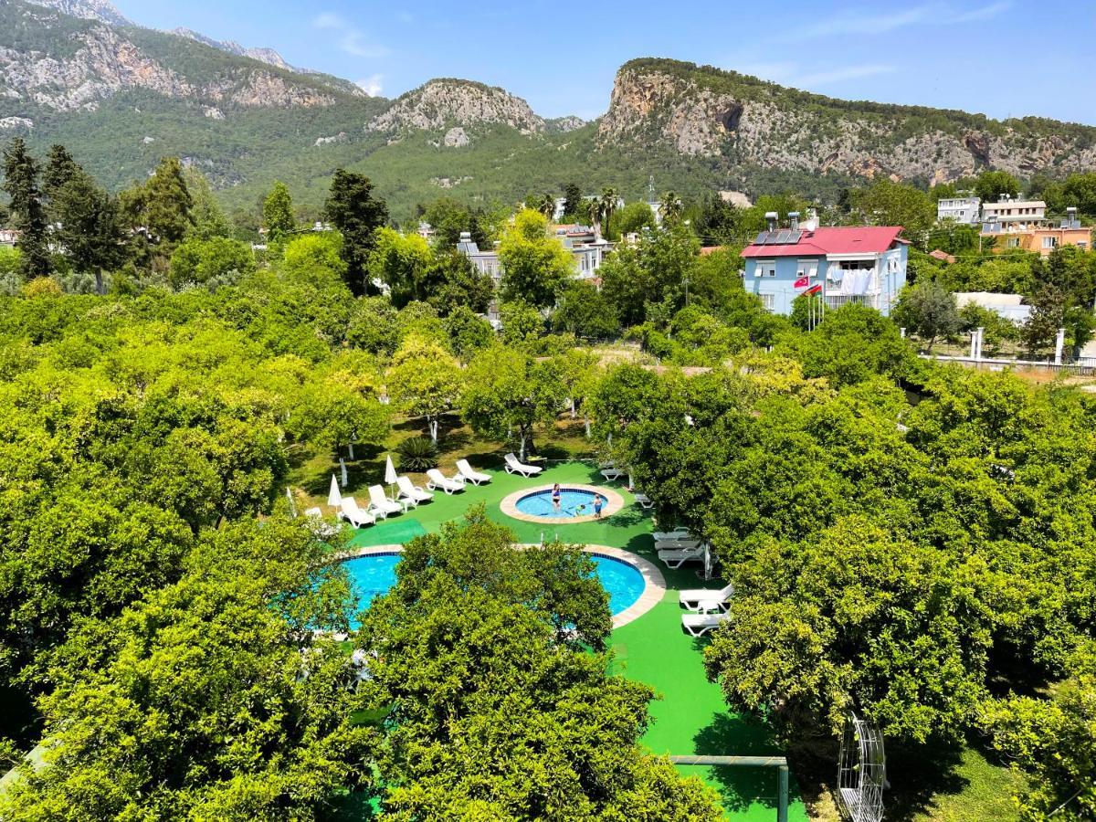 Castle Park Hotel بيلديبي المظهر الخارجي الصورة