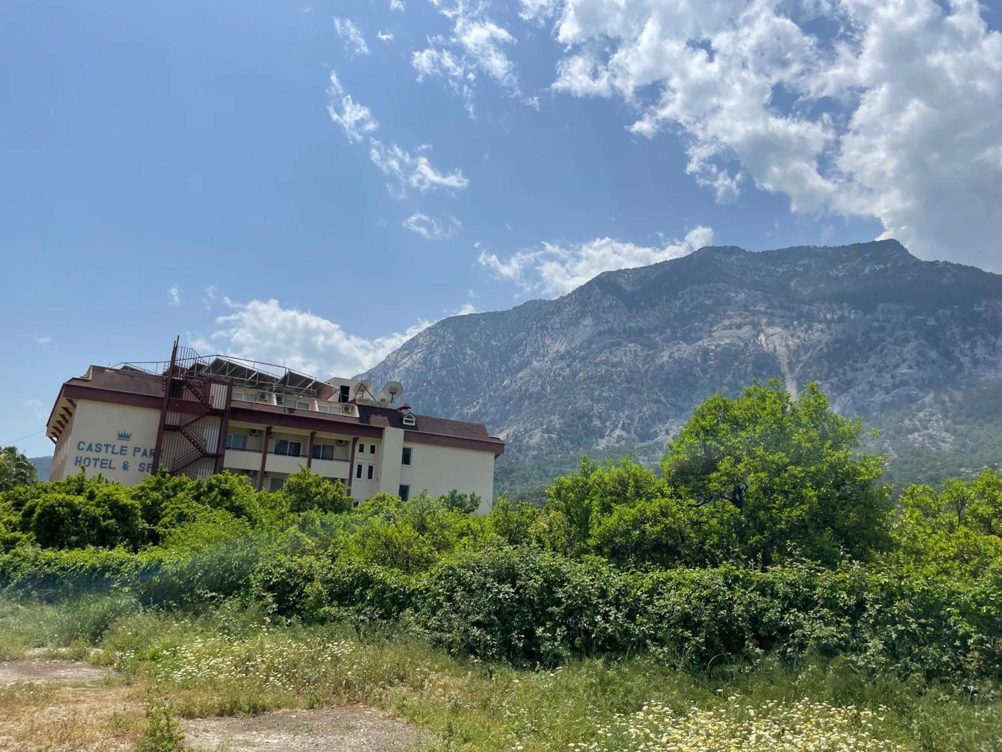 Castle Park Hotel بيلديبي المظهر الخارجي الصورة